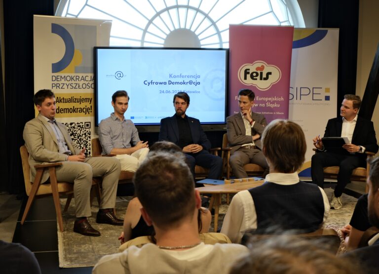 Młodzi cyfryzują demokrację! 